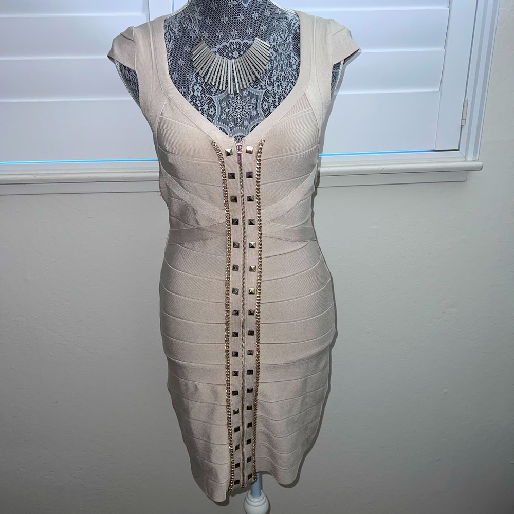 Bebe Women’s studded bandage bodycon dress tan front zipper cap sleeve